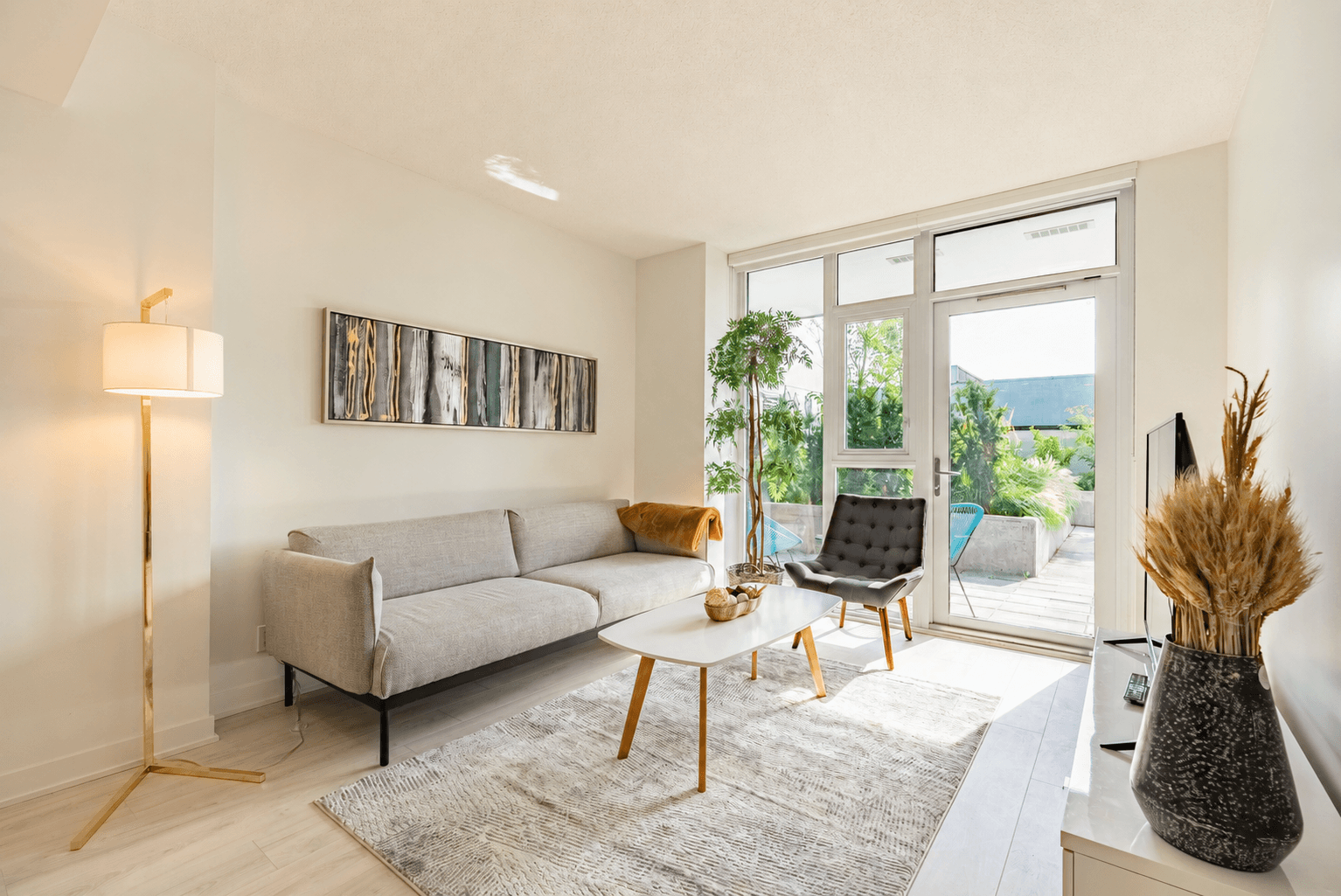 A bright, freshly cleaned Vancouver living room